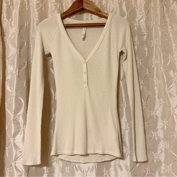 ARITZIA BABATON Waffle Knit V Neck Henley Shirt Cream XS - Picture 1 of 9